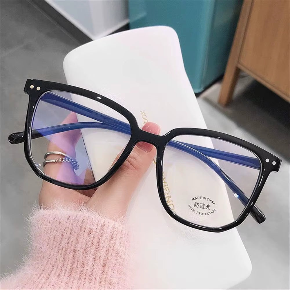Stylish Anti-Blue Light Eyeglasses - Lightweight & Portable Computer Goggles